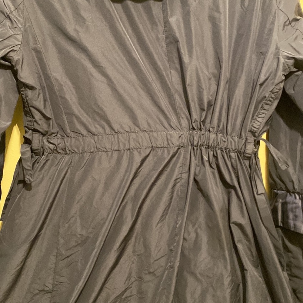 ‘S MAXMARA Navy Quilted Hooded Reversed Jacket. Size 8 ( missing belt) - Picture 13 of 14